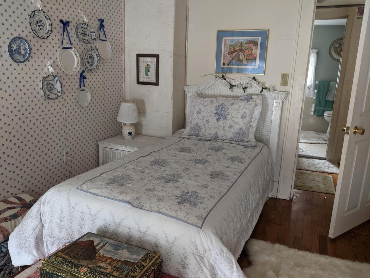Baylies Home Tully Luaran gambar